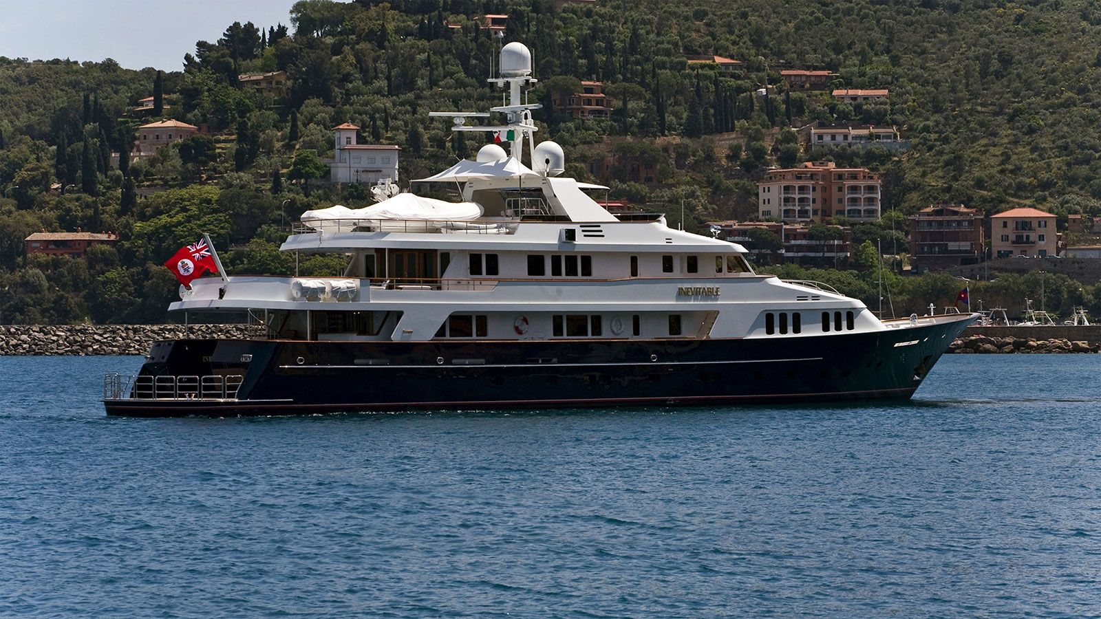 More cabin flexibility on charter yacht Broadwater